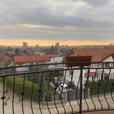 Appartamento Casa Famous Iasi Esterno foto