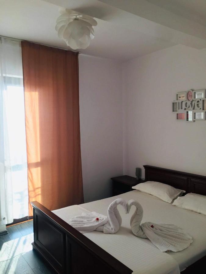Appartamento Casa Famous Iasi Esterno foto
